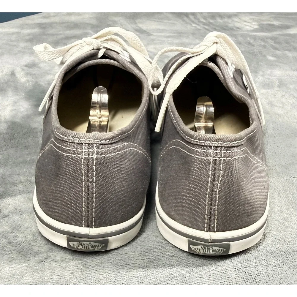 Vans title authentic